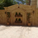 حیاط برج